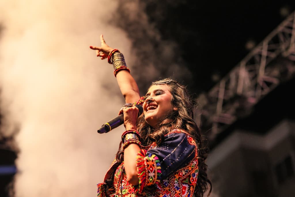 Himali Joshi Live